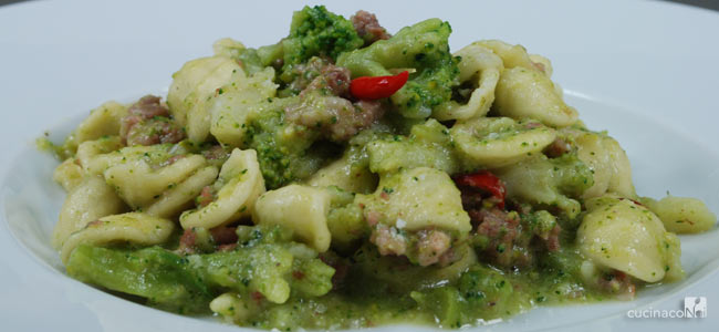 orecchiette-broccoli-e-salsiccia-hom-e-finale